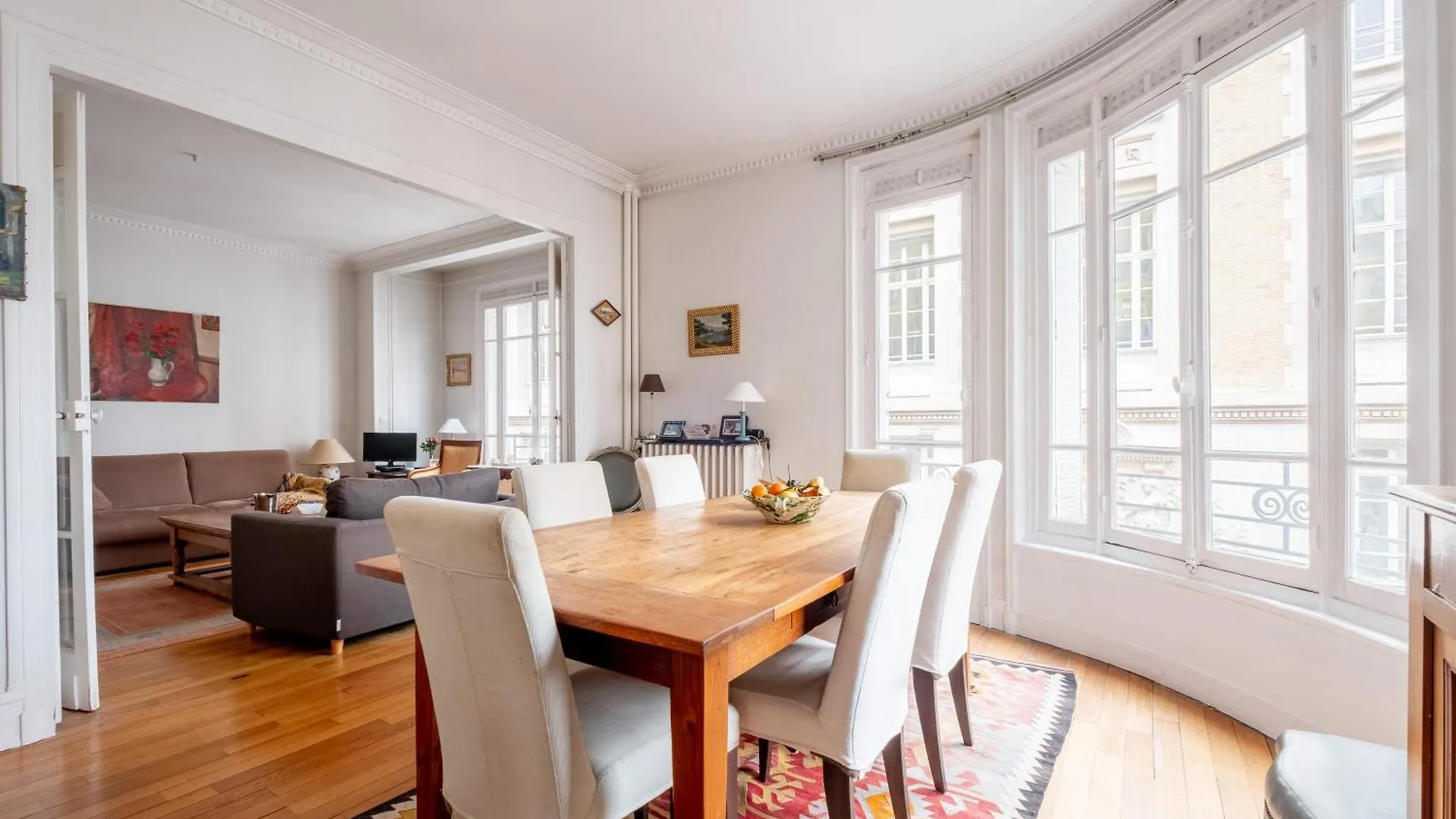 Apartment Veeve - Flowers From *