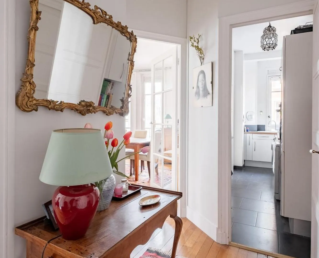 Apartment Veeve - Flowers From